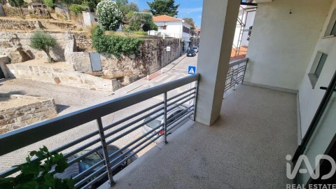 Prédio para Venda em Rapa e Cadafaz