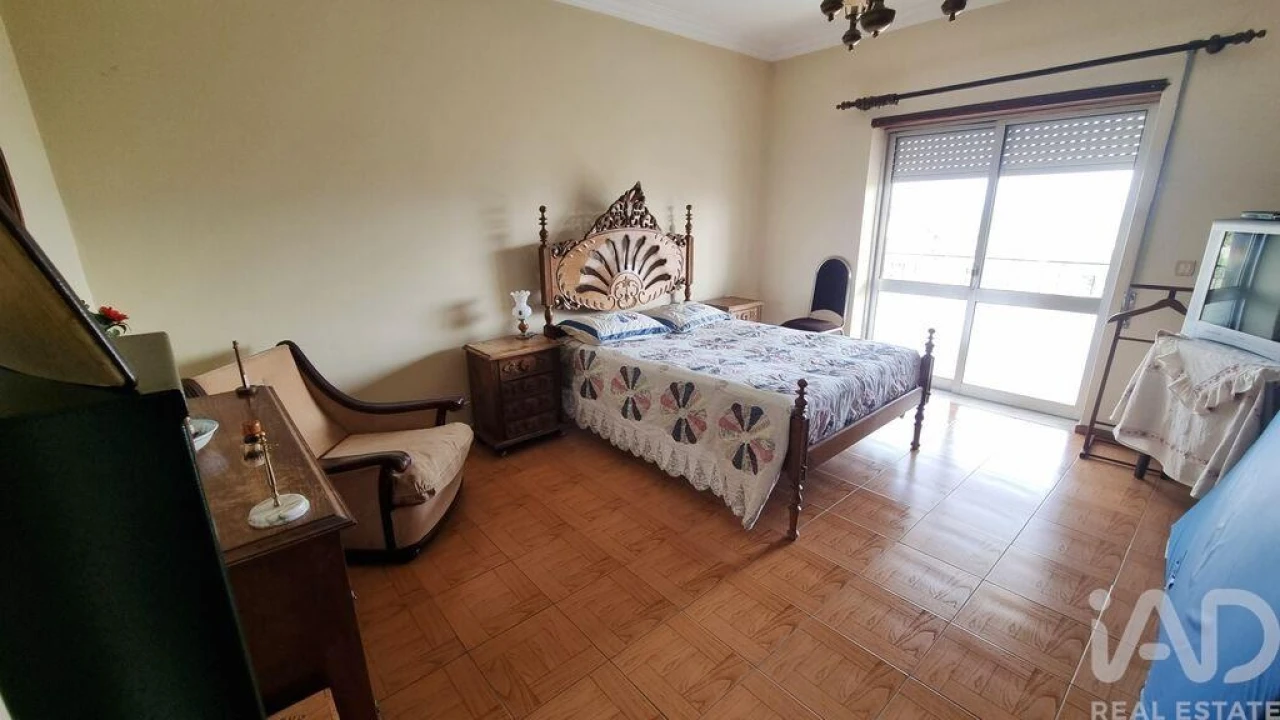 Prédio para Venda em Rapa e Cadafaz Foto 17