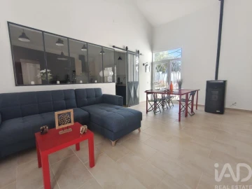 Moradia T2 para Venda em Santa Barbara de Nexe