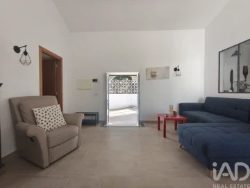 Moradia T2 para Venda em Santa Barbara de Nexe