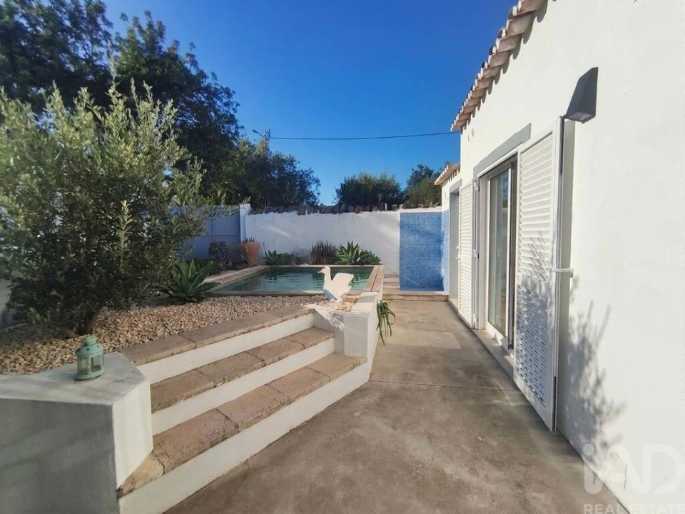 Moradia T2 para Venda em Santa Barbara de Nexe Foto 37