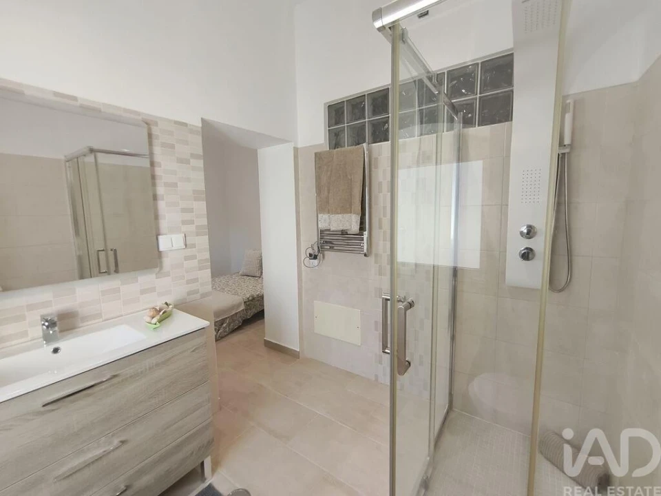 Moradia T2 para Venda em Santa Barbara de Nexe Foto 17