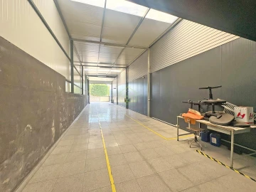 Armazém para Venda em Junqueira