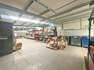 Armazém para Venda em Junqueira