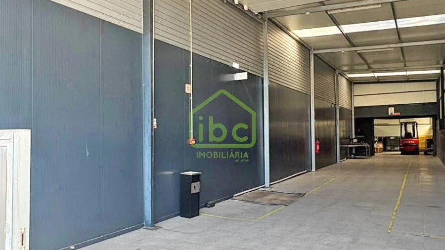 Armazém para Venda em Junqueira