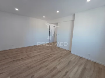 Apartamento T1 para Venda em Seixal, Arrentela e Aldeia de Paio Pires