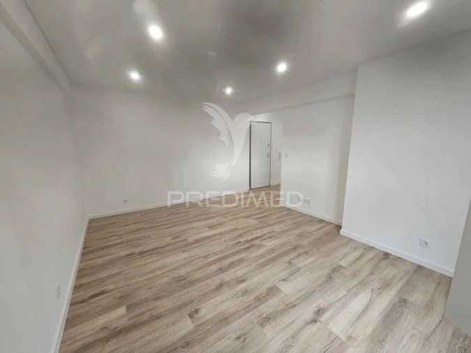 Apartamento T1 para Venda em Seixal, Arrentela e Aldeia de Paio Pires Foto 10