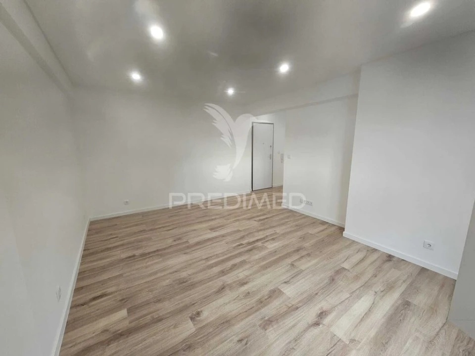 Apartamento T1 para Venda em Seixal, Arrentela e Aldeia de Paio Pires Foto 10