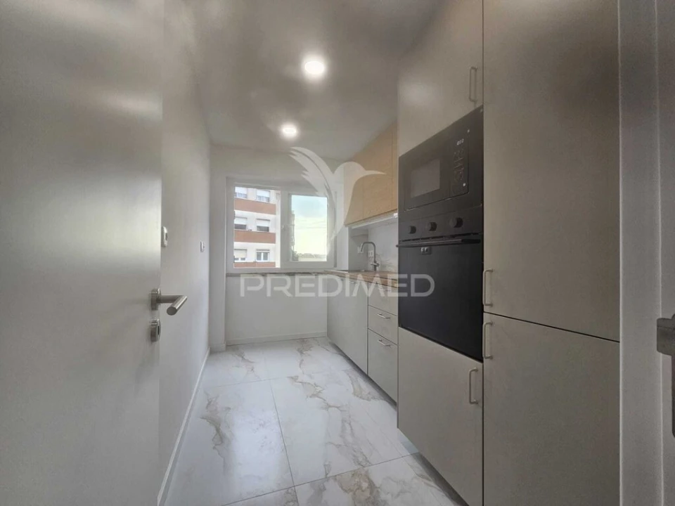 Apartamento T1 para Venda em Seixal, Arrentela e Aldeia de Paio Pires Foto 3