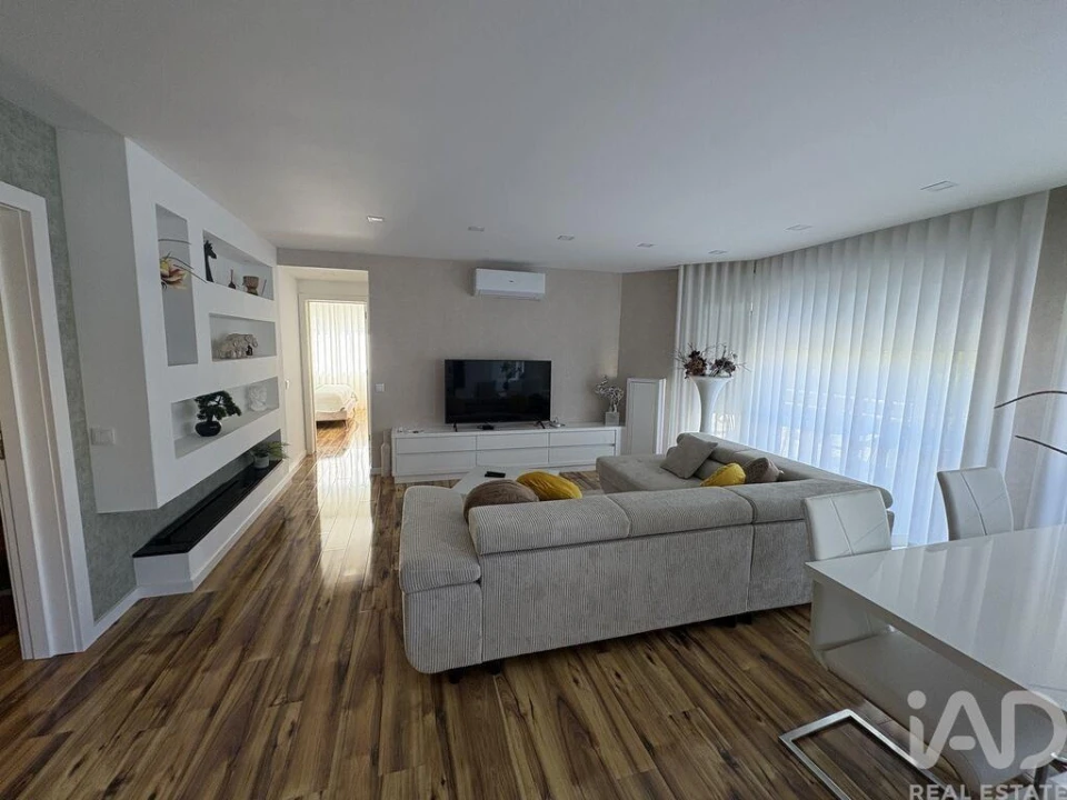 Apartamento T2 para Venda em Quarteira Foto 9