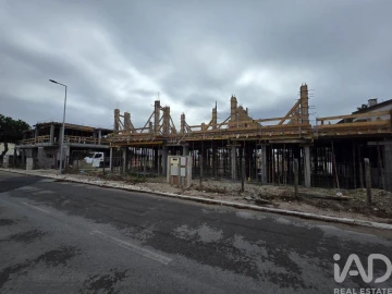Terreno para Venda em Charneca de Caparica e Sobreda