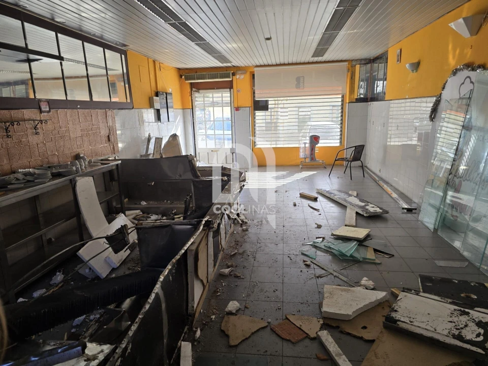 Loja para Venda em Seixal, Arrentela e Aldeia de Paio Pires Foto 3