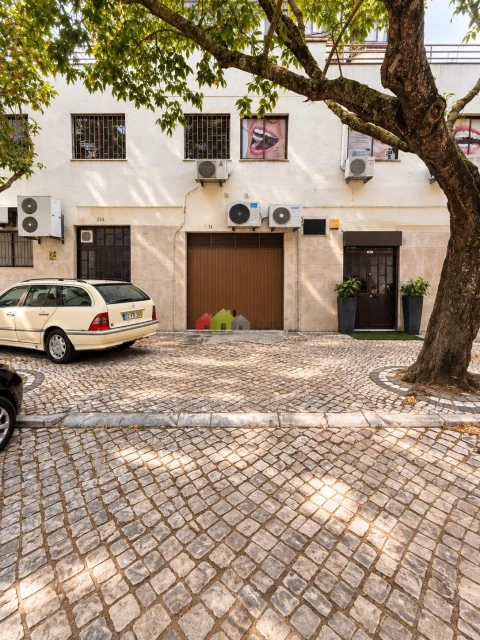Garagem para Venda em Laranjeiro e Feijó