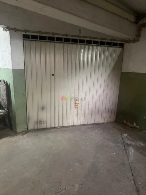 Garagem para Venda em Laranjeiro e Feijó