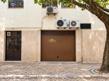 Garagem para Venda em Laranjeiro e Feijó