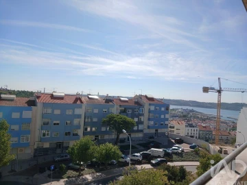 Apartamento T3 para Venda em Algés, Linda-A-Velha e Cruz Quebrada-Dafundo