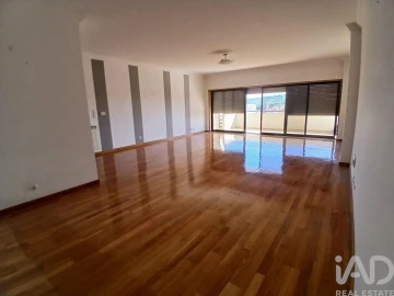 Apartamento T3 para Venda em Algés, Linda-A-Velha e Cruz Quebrada-Dafundo