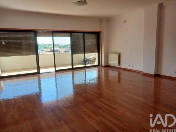 Apartamento T3 para Venda em Algés, Linda-A-Velha e Cruz Quebrada-Dafundo Foto 4