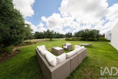 Moradia T4 para Venda em Vau