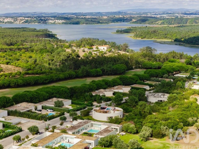 Moradia T4 para Venda em Vau Foto 3