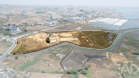 Moradia para Venda em Faro (Sé e São Pedro)