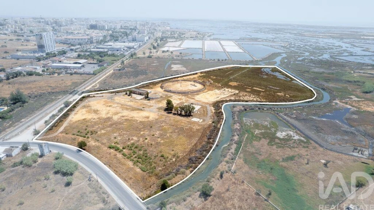 Moradia para Venda em Faro (Sé e São Pedro) Foto 1