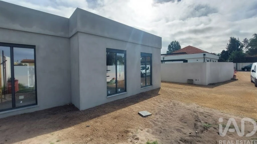 Moradia T3 para Venda em Carapelhos Foto 7