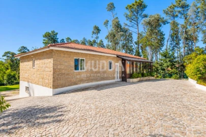 Moradia T3 para Venda em Macieira de Cambra