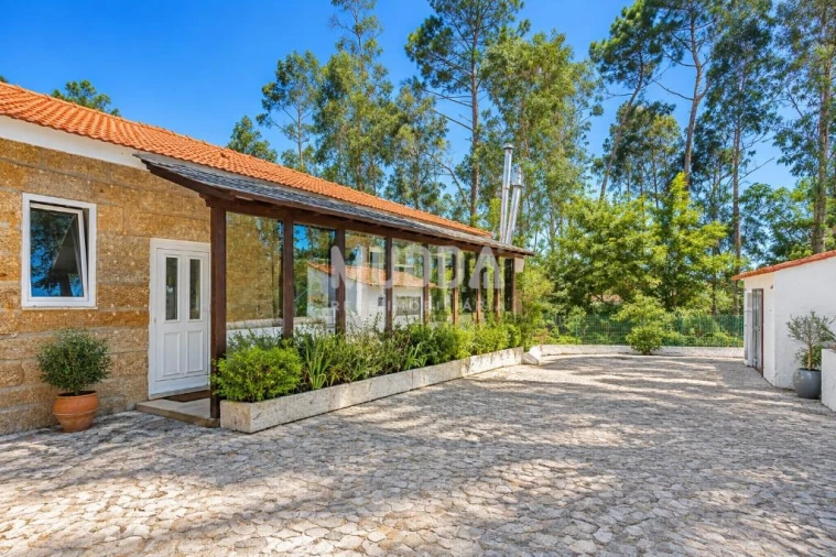Moradia T3 para Venda em Macieira de Cambra Foto 3