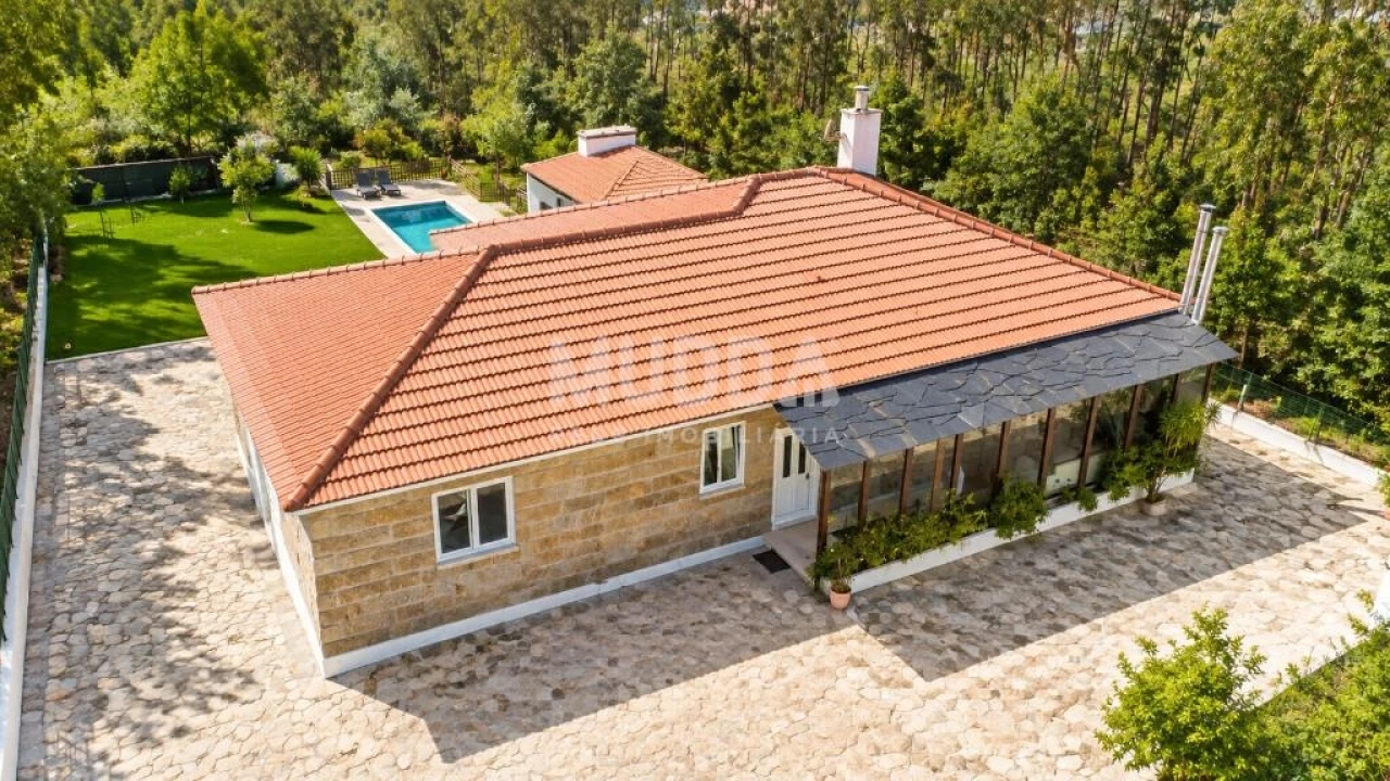 Moradia T3 para Venda em Macieira de Cambra Foto 1