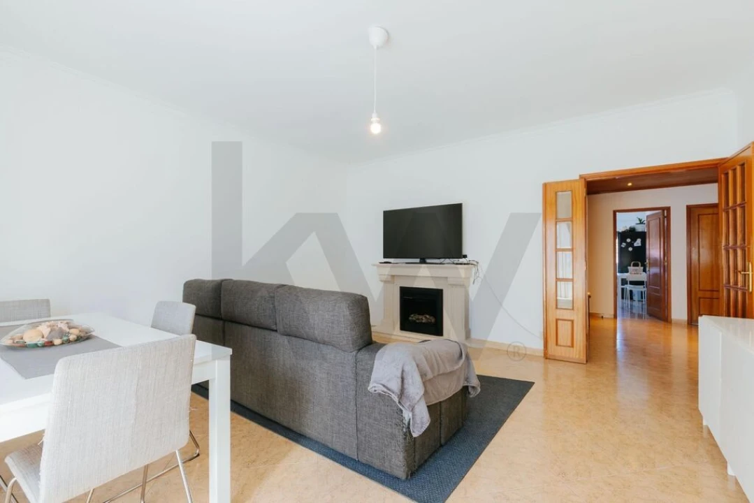 Apartamento T2 para Venda em Casal de Cambra Foto 13