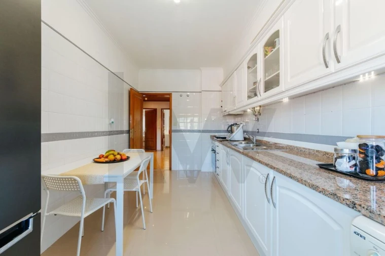 Apartamento T2 para Venda em Casal de Cambra Foto 28