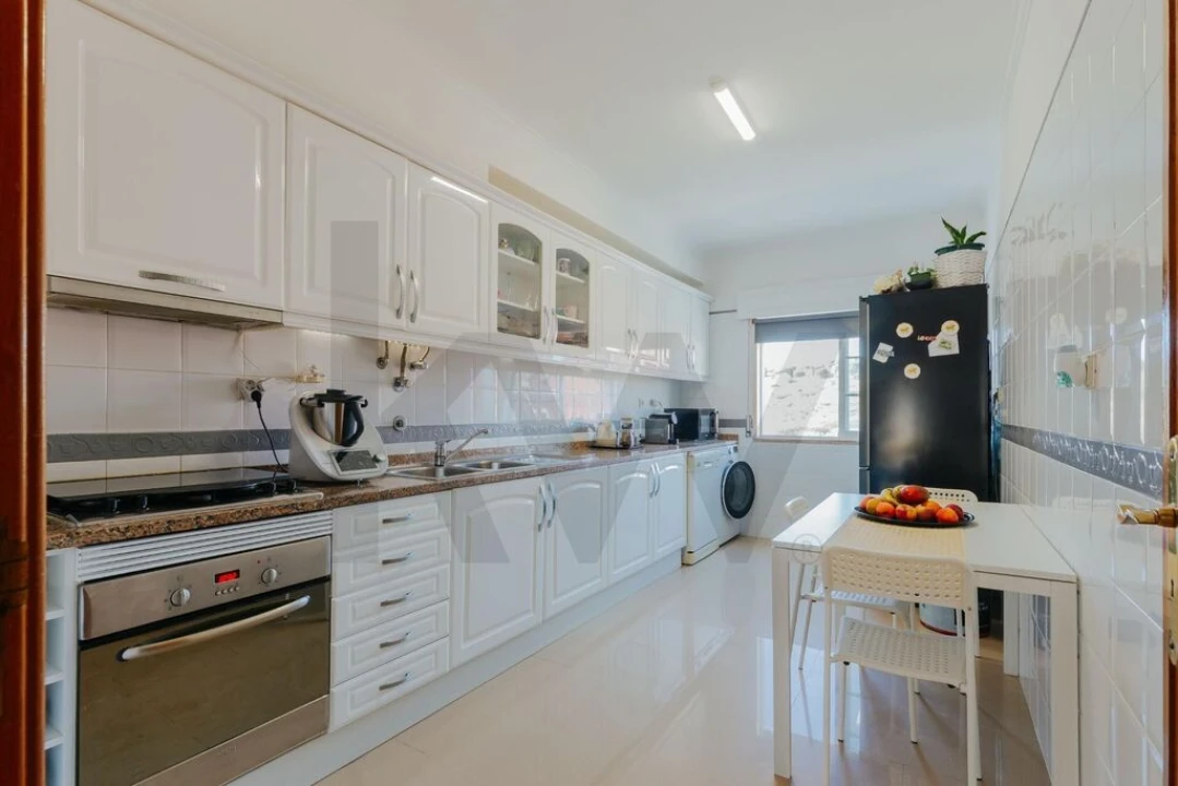 Apartamento T2 para Venda em Casal de Cambra Foto 24