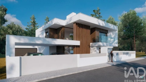 Moradia T4 para Venda em Charneca de Caparica e Sobreda