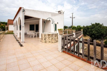 Quinta T6 para Venda em Azoia de Cima e Tremês