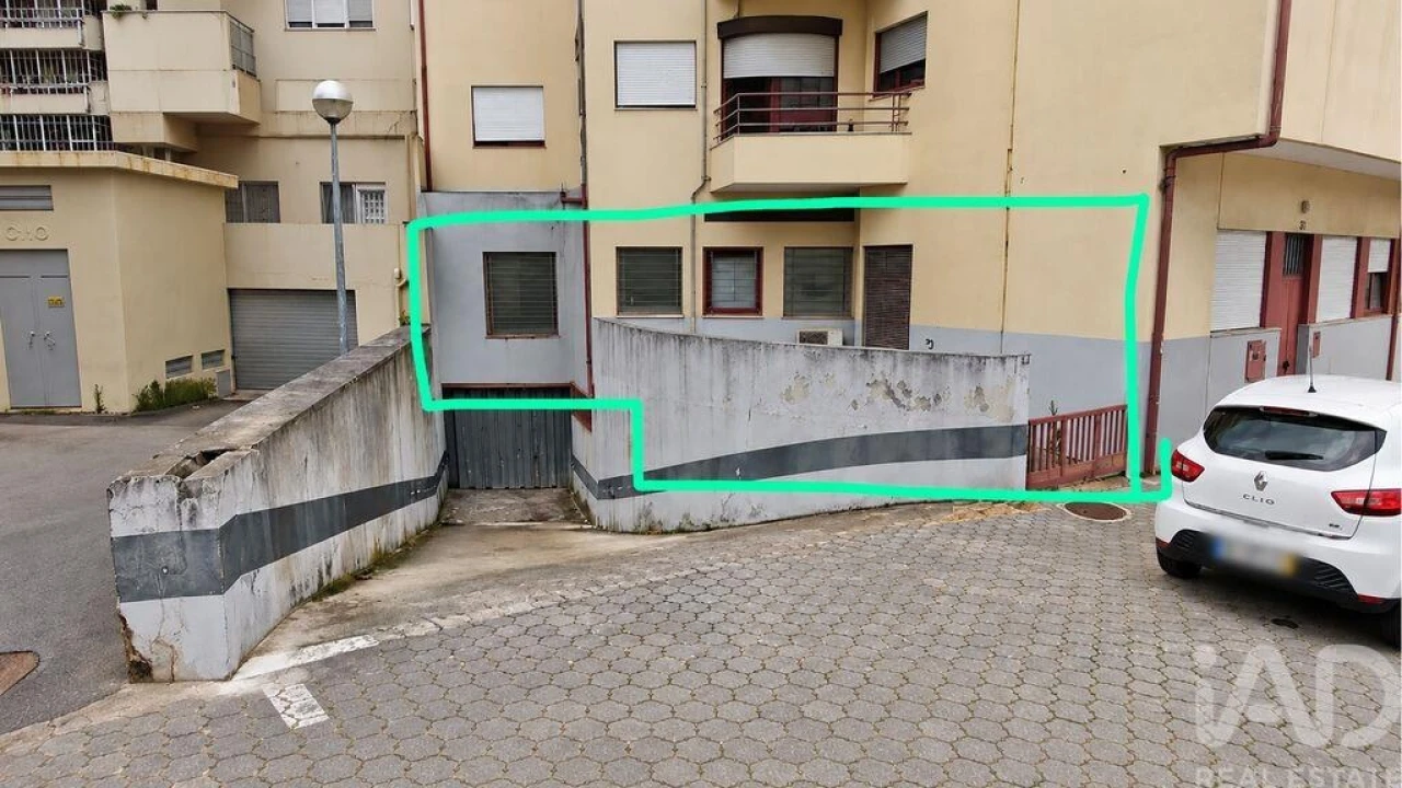 Loja para Venda em Santa Marinha e São Pedro da Afurada Foto 4