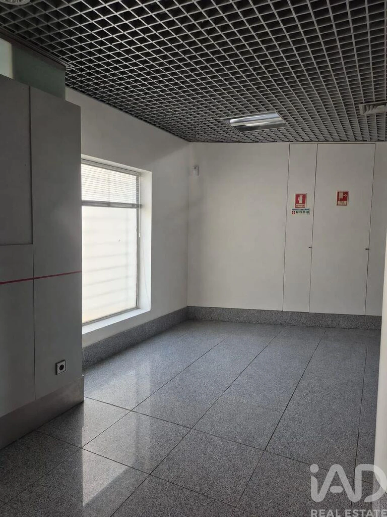 Loja para Venda em Santa Marinha e São Pedro da Afurada Foto 8