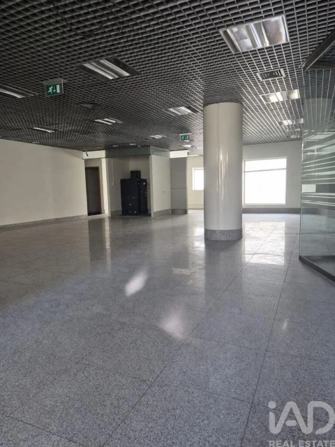 Loja para Venda em Santa Marinha e São Pedro da Afurada