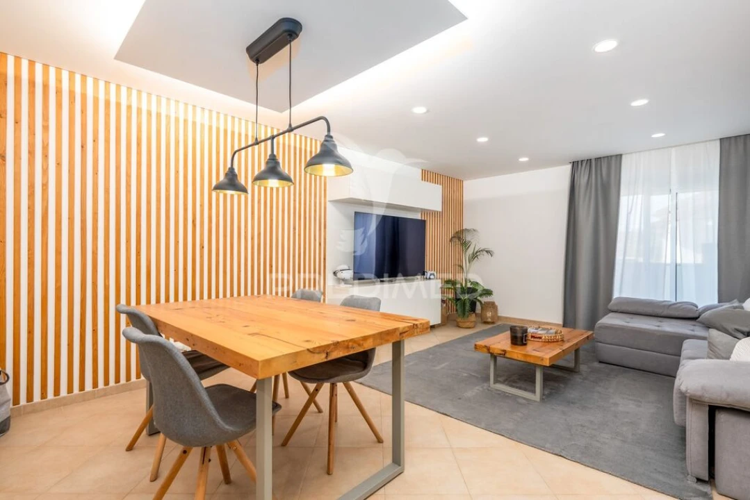 Apartamento T2 para Venda em Carregado e Cadafais Foto 10