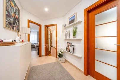 Apartamento T2 para Venda em Carregado e Cadafais
