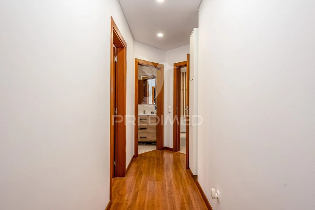 Apartamento T2 para Venda em Carregado e Cadafais Foto 16