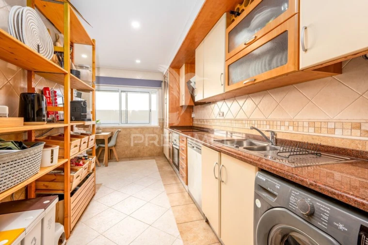 Apartamento T2 para Venda em Carregado e Cadafais Foto 6