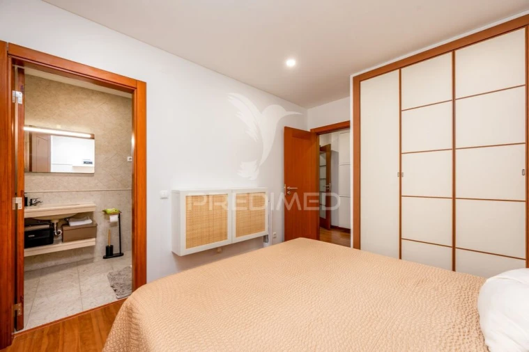 Apartamento T2 para Venda em Carregado e Cadafais Foto 14
