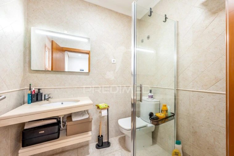 Apartamento T2 para Venda em Carregado e Cadafais Foto 15