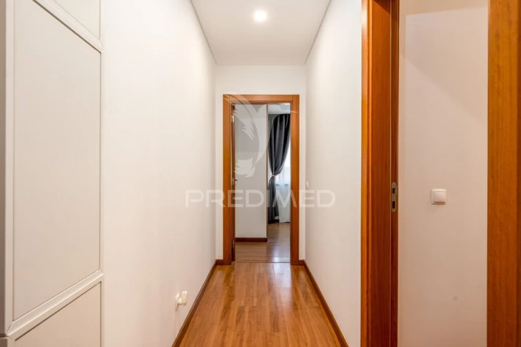 Apartamento T2 para Venda em Carregado e Cadafais Foto 12