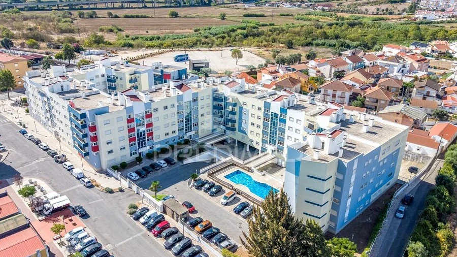 Apartamento T2 para Venda em Carregado e Cadafais