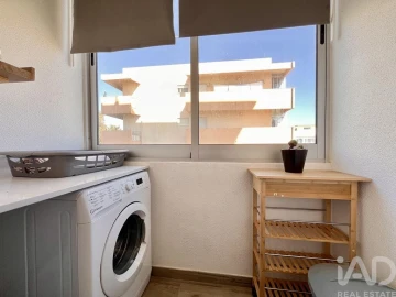 Apartamento T2 para Arrendamento em Faro (Sé e São Pedro)