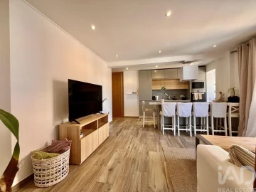 Apartamento T2 para Arrendamento em Faro (Sé e São Pedro)