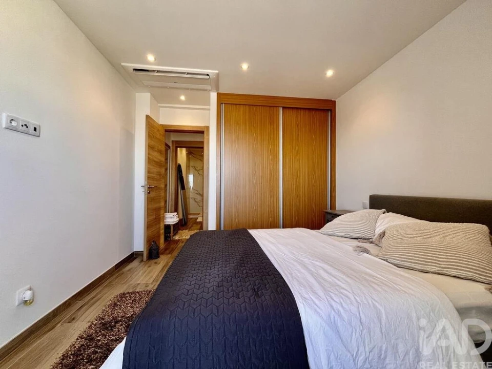 Apartamento T2 para Arrendamento em Faro (Sé e São Pedro) Foto 17