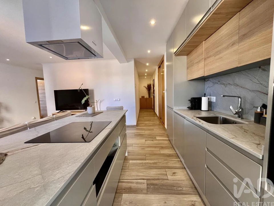 Apartamento T2 para Arrendamento em Faro (Sé e São Pedro) Foto 11
